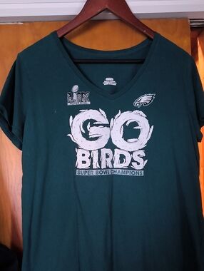 Fanatics Green Eagles 'Go Birds' V-Neck Tee